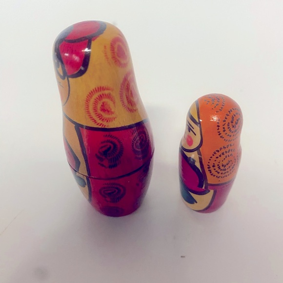 Russian Wood nesting Dolls set of (2) . - Picture 2 of 11